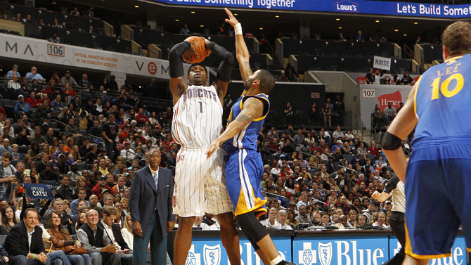 显得格外热 显得格外热